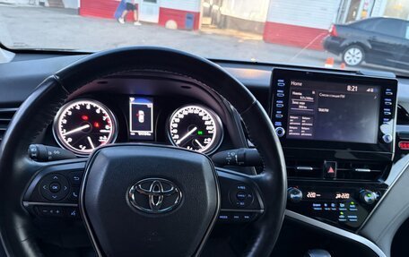 Toyota Camry, 2021 год, 3 200 000 рублей, 10 фотография