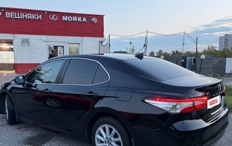 Toyota Camry, 2021 год, 3 200 000 рублей, 7 фотография