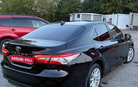 Toyota Camry, 2021 год, 3 200 000 рублей, 5 фотография