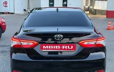 Toyota Camry, 2021 год, 3 200 000 рублей, 6 фотография