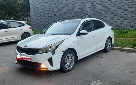 KIA Rio IV, 2021 год, 990 000 рублей, 3 фотография