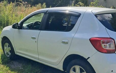Renault Sandero II рестайлинг, 2014 год, 700 000 рублей, 2 фотография
