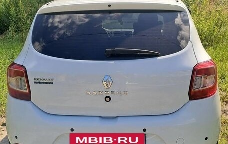 Renault Sandero II рестайлинг, 2014 год, 700 000 рублей, 3 фотография