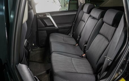 Toyota Land Cruiser Prado 150 рестайлинг 2, 2015 год, 3 699 000 рублей, 9 фотография