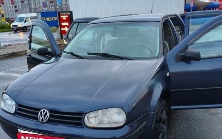 Volkswagen Golf IV, 2001 год, 280 000 рублей, 2 фотография