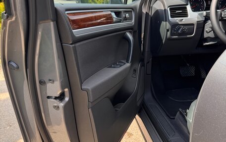 Volkswagen Touareg III, 2010 год, 1 600 000 рублей, 14 фотография