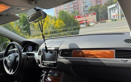 Volkswagen Touareg III, 2010 год, 1 600 000 рублей, 26 фотография
