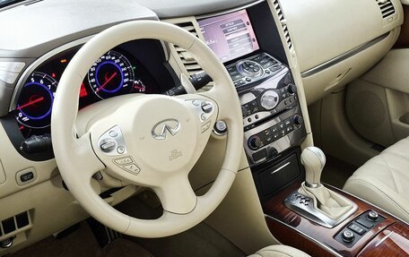 Infiniti FX II, 2010 год, 1 349 000 рублей, 20 фотография