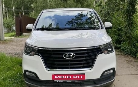 Hyundai H-1 II рестайлинг, 2020 год, 2 900 000 рублей, 2 фотография