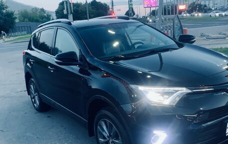 Toyota RAV4, 2019 год, 2 455 000 рублей, 8 фотография