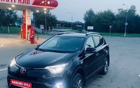 Toyota RAV4, 2019 год, 2 455 000 рублей, 6 фотография