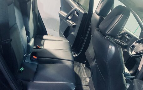 Toyota RAV4, 2019 год, 2 455 000 рублей, 14 фотография