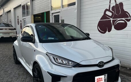 Toyota Yaris, 2021 год, 3 700 000 рублей, 1 фотография