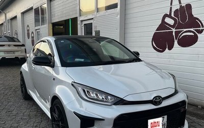 Toyota Yaris, 2021 год, 3 700 000 рублей, 1 фотография