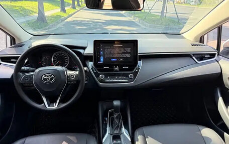 Toyota Corolla, 2022 год, 1 650 000 рублей, 10 фотография