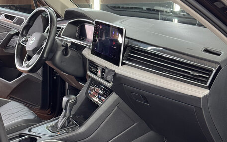 Volkswagen Tiguan II, 2021 год, 3 400 000 рублей, 10 фотография