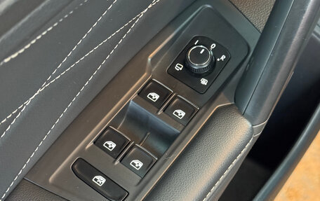 Volkswagen Tiguan II, 2021 год, 3 400 000 рублей, 18 фотография