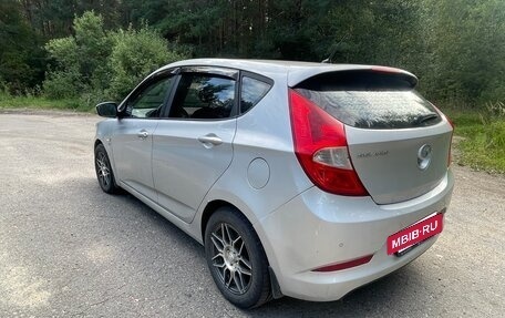 Hyundai Solaris II рестайлинг, 2016 год, 950 000 рублей, 3 фотография