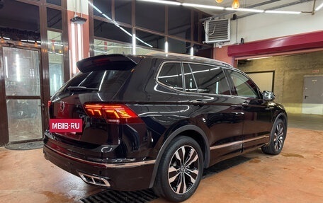 Volkswagen Tiguan II, 2021 год, 3 400 000 рублей, 32 фотография