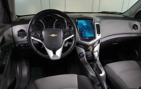 Chevrolet Cruze II, 2010 год, 749 000 рублей, 6 фотография
