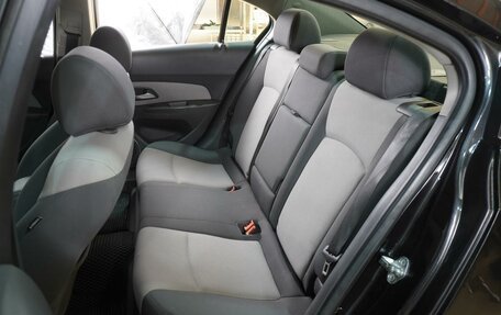 Chevrolet Cruze II, 2010 год, 749 000 рублей, 9 фотография