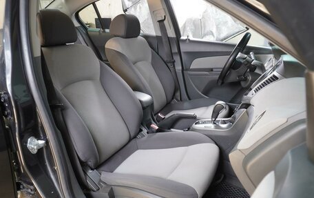 Chevrolet Cruze II, 2010 год, 749 000 рублей, 8 фотография