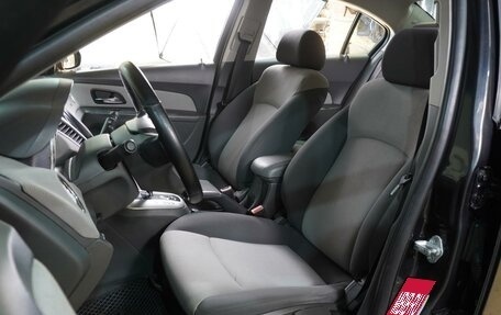 Chevrolet Cruze II, 2010 год, 749 000 рублей, 10 фотография
