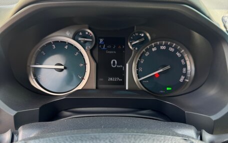 Toyota Land Cruiser Prado 150 рестайлинг 2, 2021 год, 7 250 000 рублей, 9 фотография