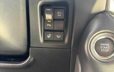 Toyota Land Cruiser Prado 150 рестайлинг 2, 2021 год, 7 250 000 рублей, 18 фотография