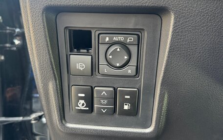 Toyota Land Cruiser Prado 150 рестайлинг 2, 2021 год, 7 250 000 рублей, 17 фотография