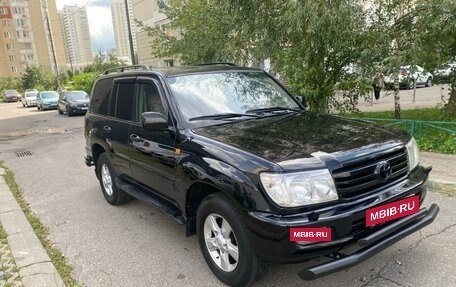 Toyota Land Cruiser 100 рестайлинг 2, 2004 год, 1 650 000 рублей, 2 фотография