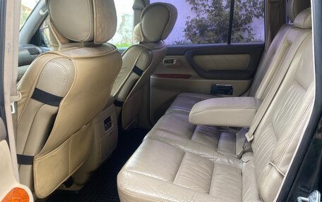 Toyota Land Cruiser 100 рестайлинг 2, 2004 год, 1 650 000 рублей, 19 фотография
