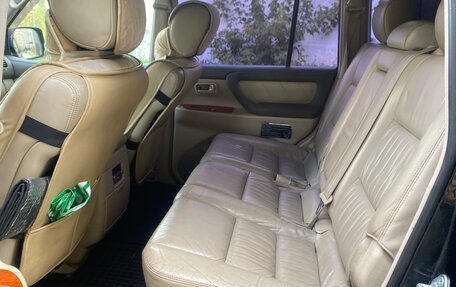 Toyota Land Cruiser 100 рестайлинг 2, 2004 год, 1 650 000 рублей, 18 фотография