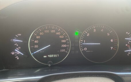 Toyota Land Cruiser 100 рестайлинг 2, 2004 год, 1 650 000 рублей, 15 фотография