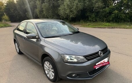 Volkswagen Jetta VI, 2014 год, 980 000 рублей, 2 фотография