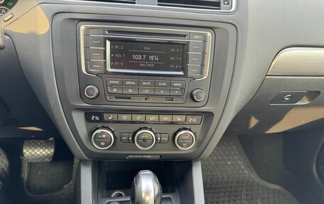 Volkswagen Jetta VI, 2014 год, 980 000 рублей, 15 фотография