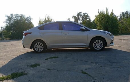 Hyundai Solaris II рестайлинг, 2017 год, 1 180 000 рублей, 12 фотография