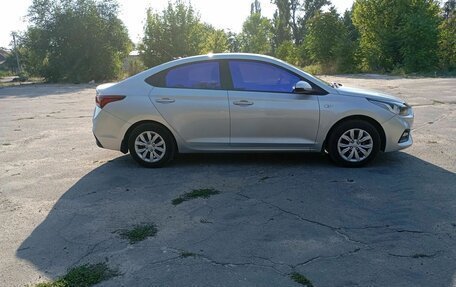 Hyundai Solaris II рестайлинг, 2017 год, 1 180 000 рублей, 14 фотография