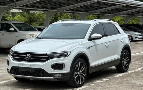 Volkswagen T-Roc I, 2022 год, 1 700 000 рублей, 2 фотография
