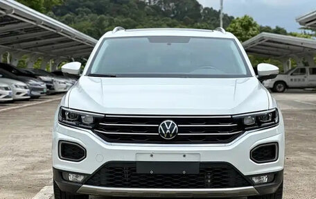 Volkswagen T-Roc I, 2022 год, 1 700 000 рублей, 3 фотография