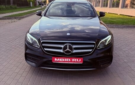 Mercedes-Benz E-Класс, 2016 год, 2 100 000 рублей, 1 фотография