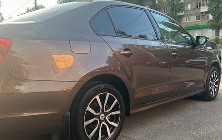 Volkswagen Jetta VI, 2012 год, 890 000 рублей, 2 фотография