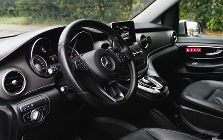 Mercedes-Benz V-Класс, 2018 год, 6 500 000 рублей, 11 фотография