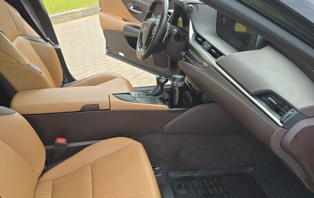 Lexus ES VII, 2018 год, 4 500 000 рублей, 21 фотография