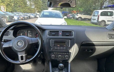 Volkswagen Jetta VI, 2013 год, 950 000 рублей, 3 фотография