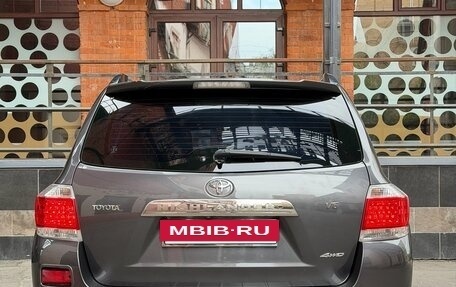 Toyota Highlander III, 2011 год, 2 000 000 рублей, 4 фотография