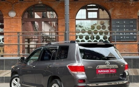 Toyota Highlander III, 2011 год, 2 000 000 рублей, 5 фотография