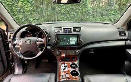 Toyota Highlander III, 2011 год, 2 000 000 рублей, 17 фотография