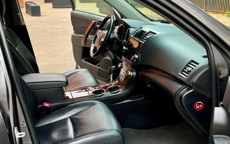 Toyota Highlander III, 2011 год, 2 000 000 рублей, 24 фотография