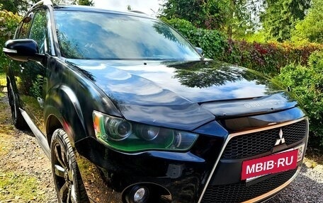 Mitsubishi Outlander III рестайлинг 3, 2010 год, 1 400 000 рублей, 2 фотография